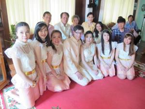 ชุดไทยเพื่อนเจ้าสาว เช่าที่แบมบี้ เวดดิ้ง ห้วยขวาง